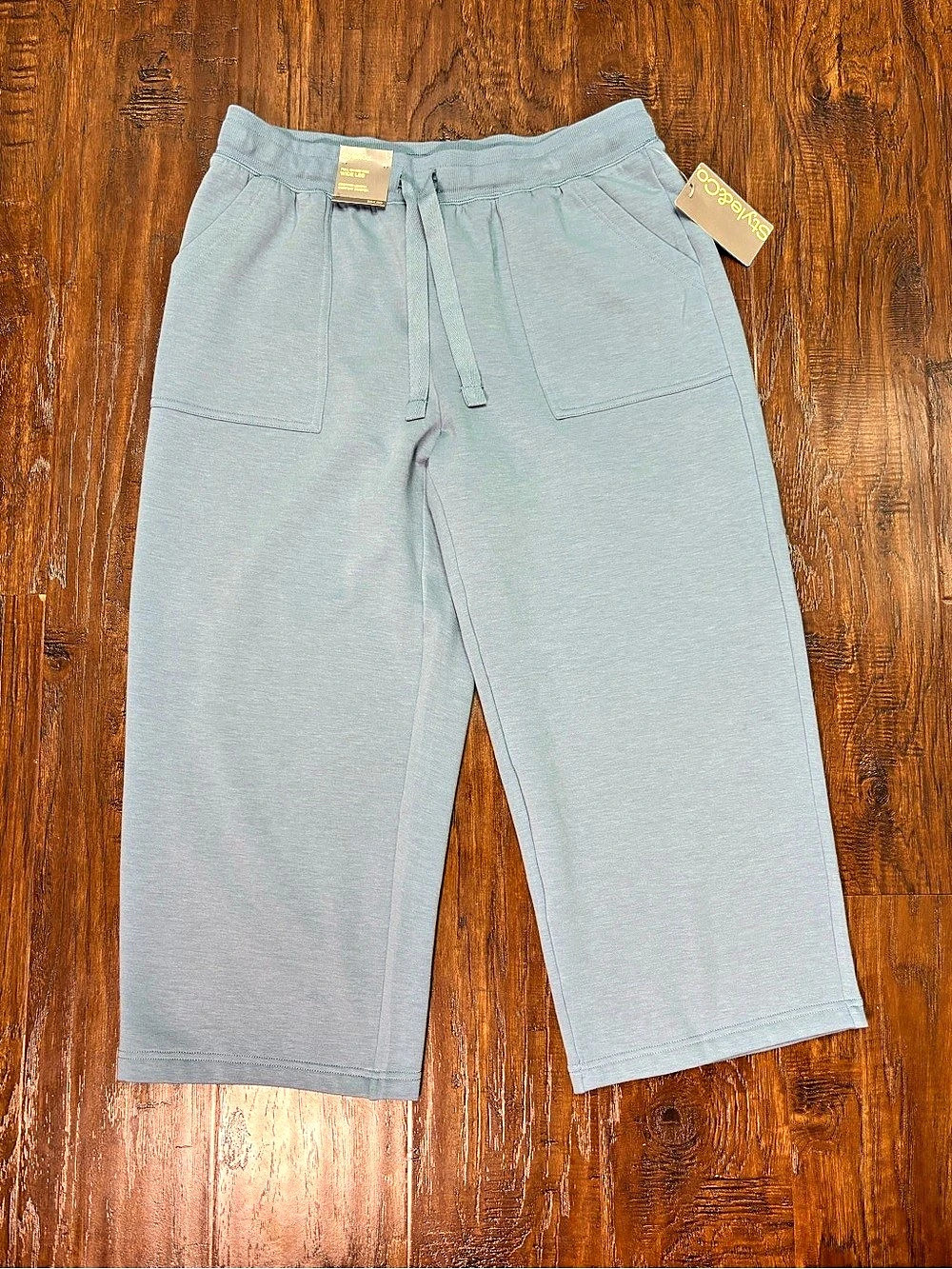 Style&Co Luxsoft Capri Pants Blue Large NWT